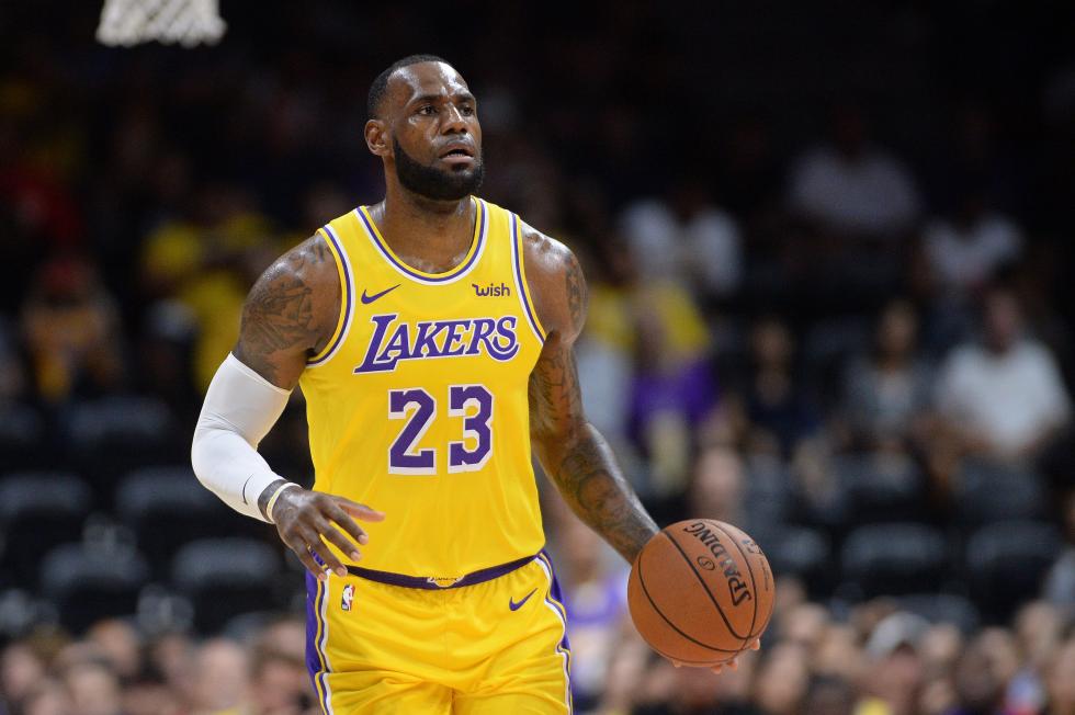 Lebron-james-debuta-con-lakers